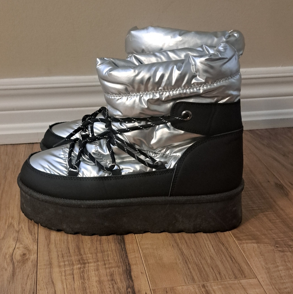 Silver and Black Women's Winter Boots